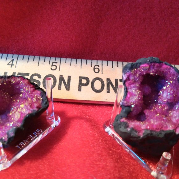 Moroccan dyed crystal geode with stand. - Picture 3 of 5